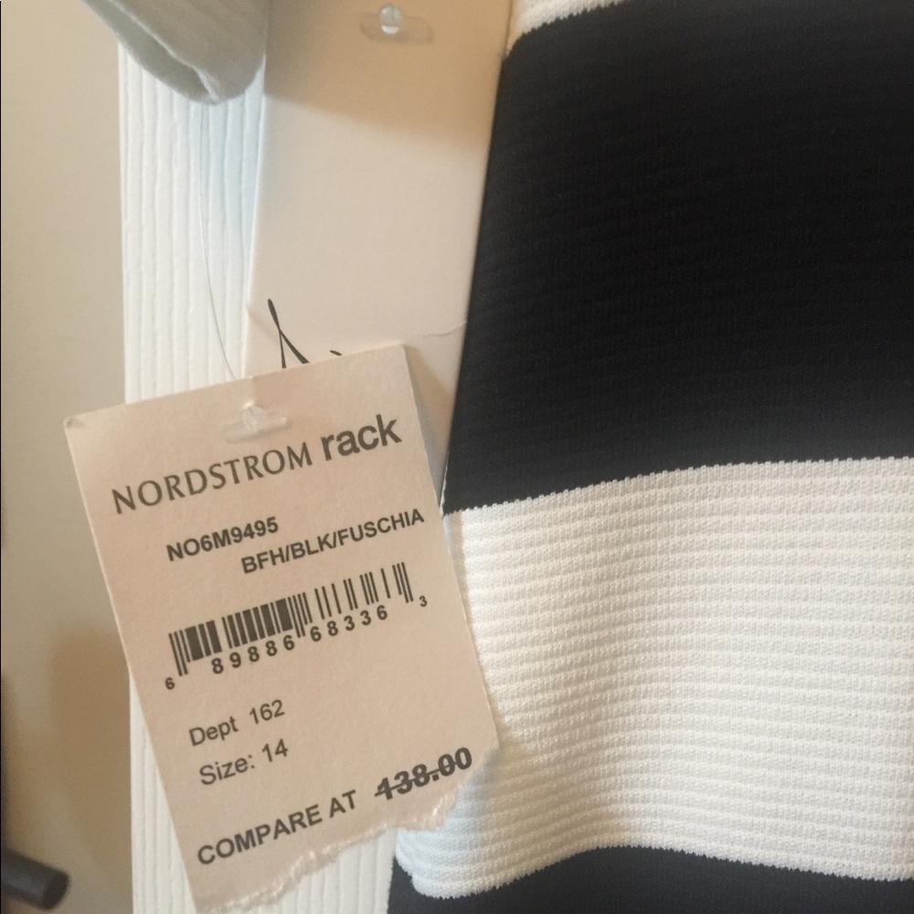 Hot item!! - Picture 4 of 5